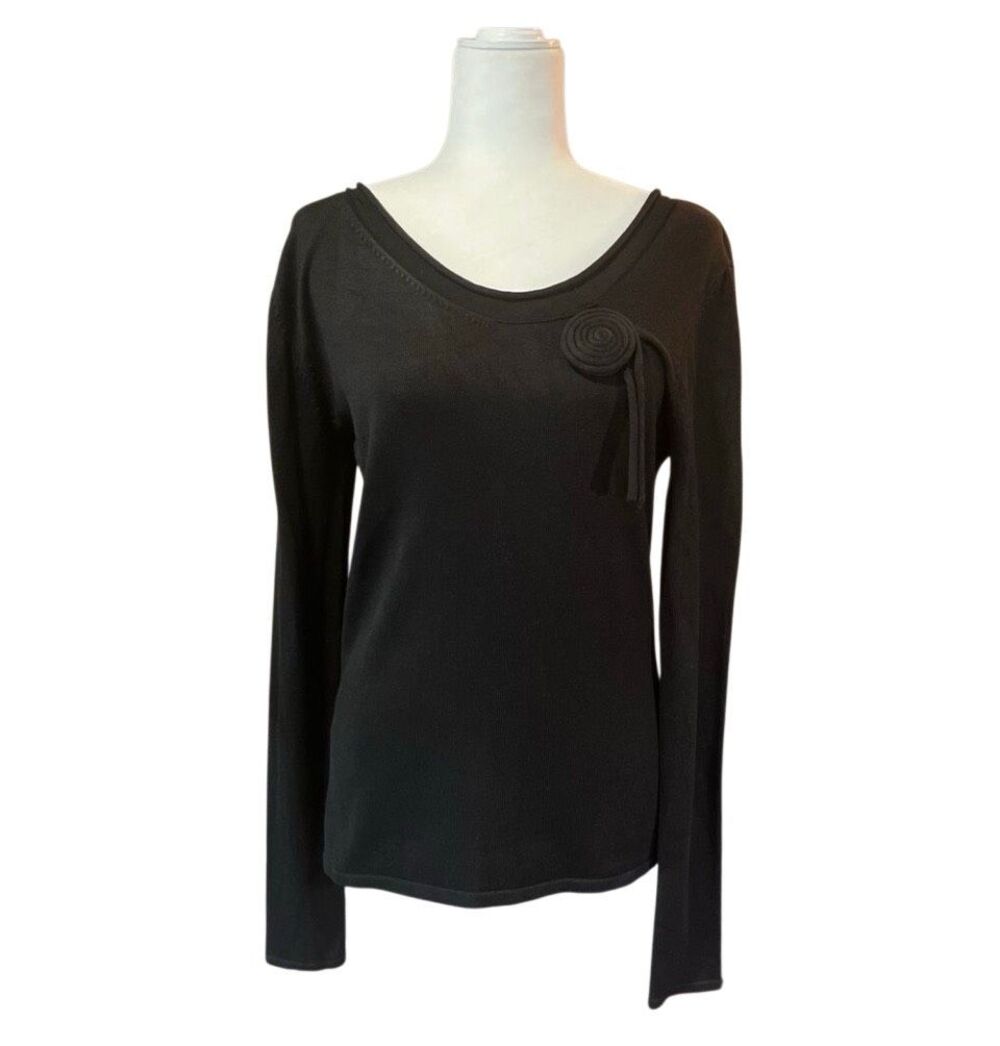 Cyrus silk blend black scoop neck sweater with floral appliqué - M